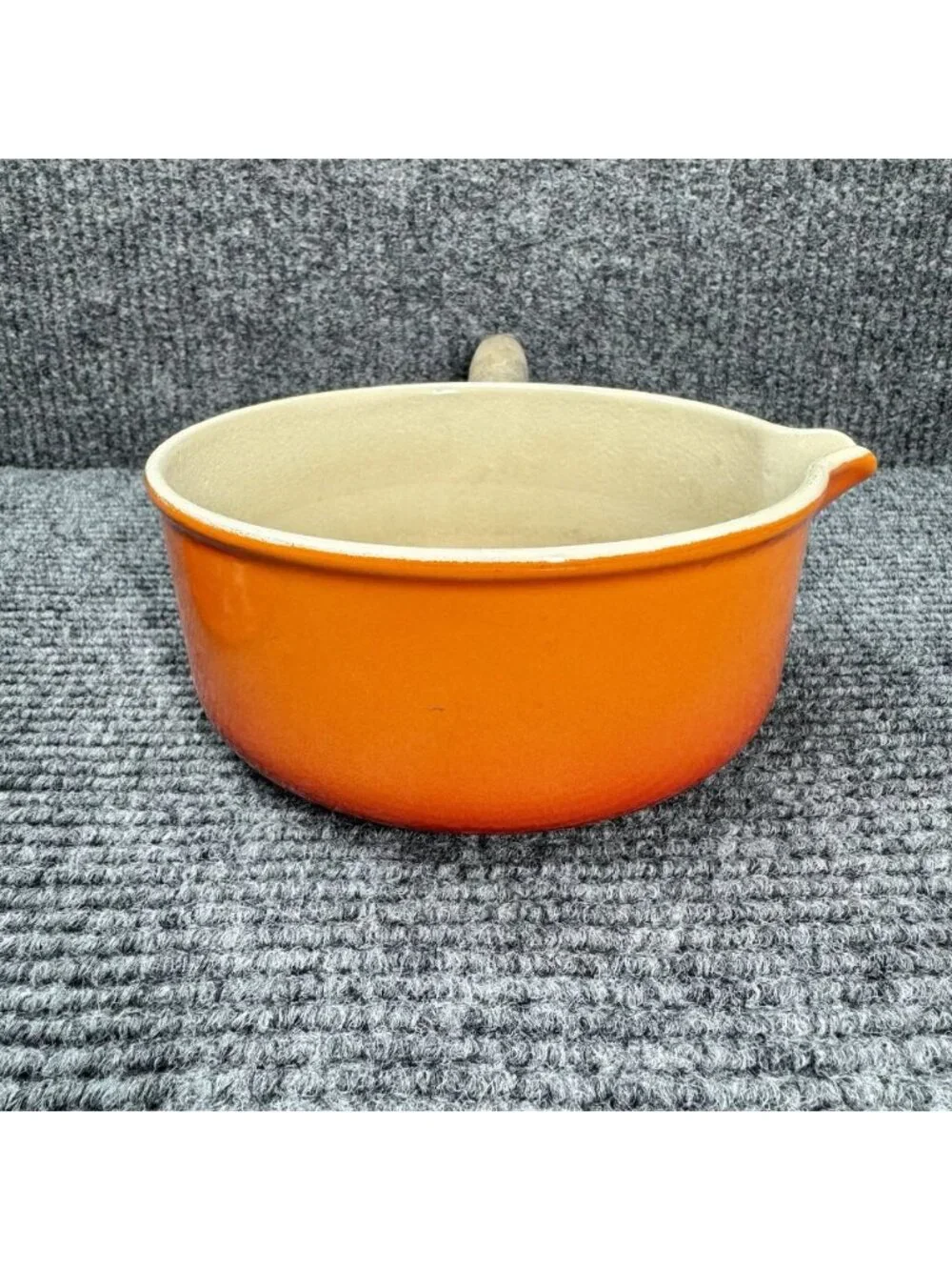 Le Creuset Saucepan Pour Spout Flame Orange # 18 Cast Iron with Lid Wood Handle
